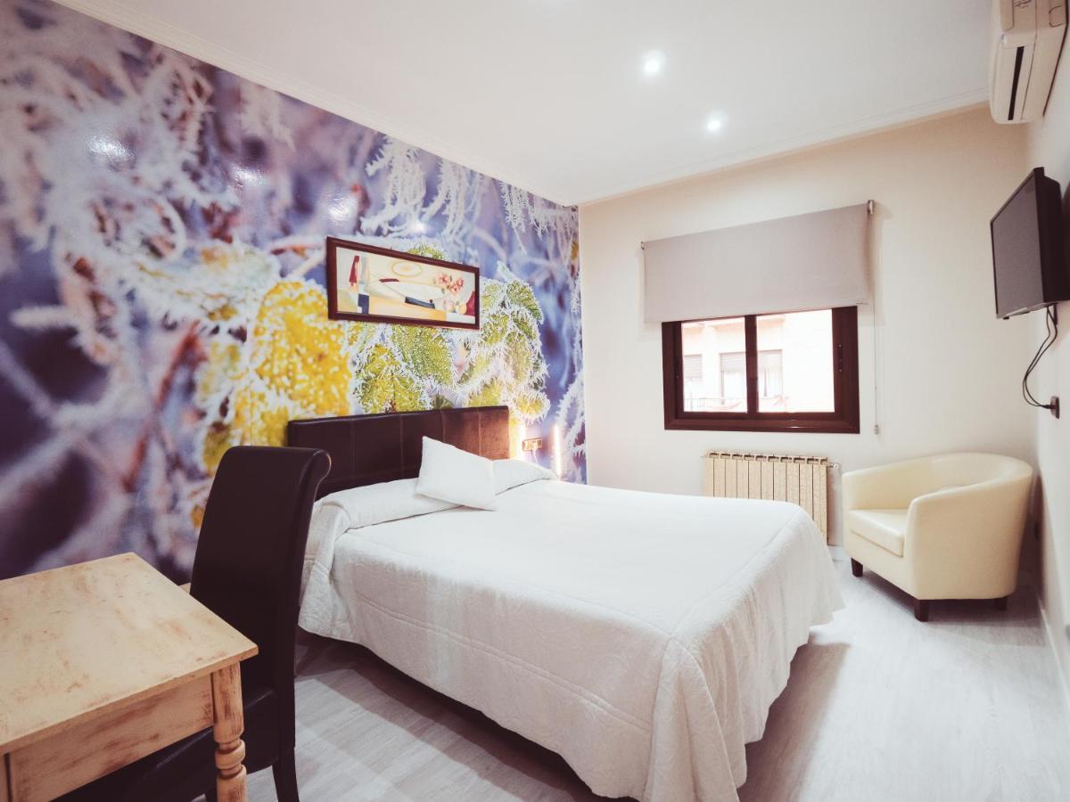 Hotel Los Toreros 토르데실라 외부 사진